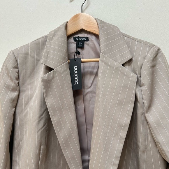 BooHoo tan and white pinstriped oversized blazer - Picture 2 of 6